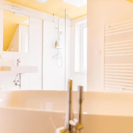 酒店 Boutiquehotel Caravella Velden By S4y 沃尔特湖畔韦尔登