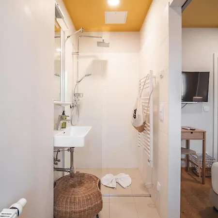 Boutiquehotel Caravella Velden By S4y 3* 沃尔特湖畔韦尔登